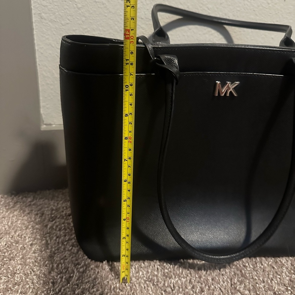 Michael Kors Classic Black Tote - Picture 9 of 10
